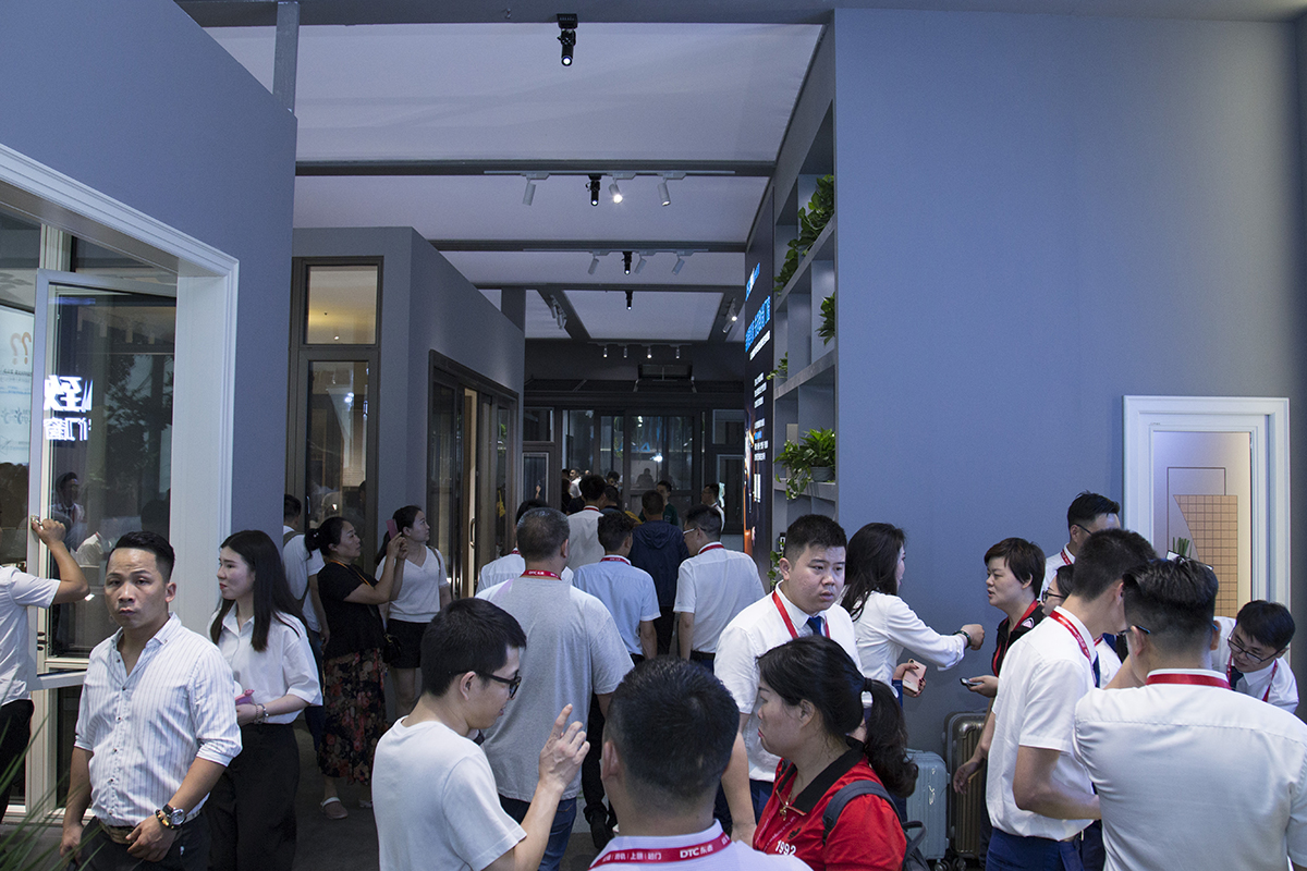 致尚门窗亮相广州建博会
